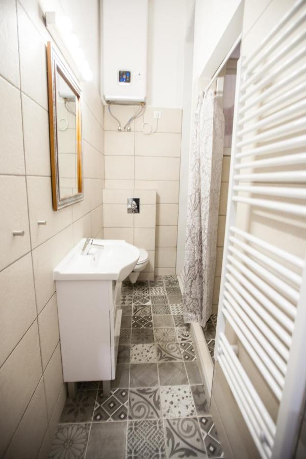 N40 By Small Home บูดาเปสต์ ภายนอก รูปภาพ