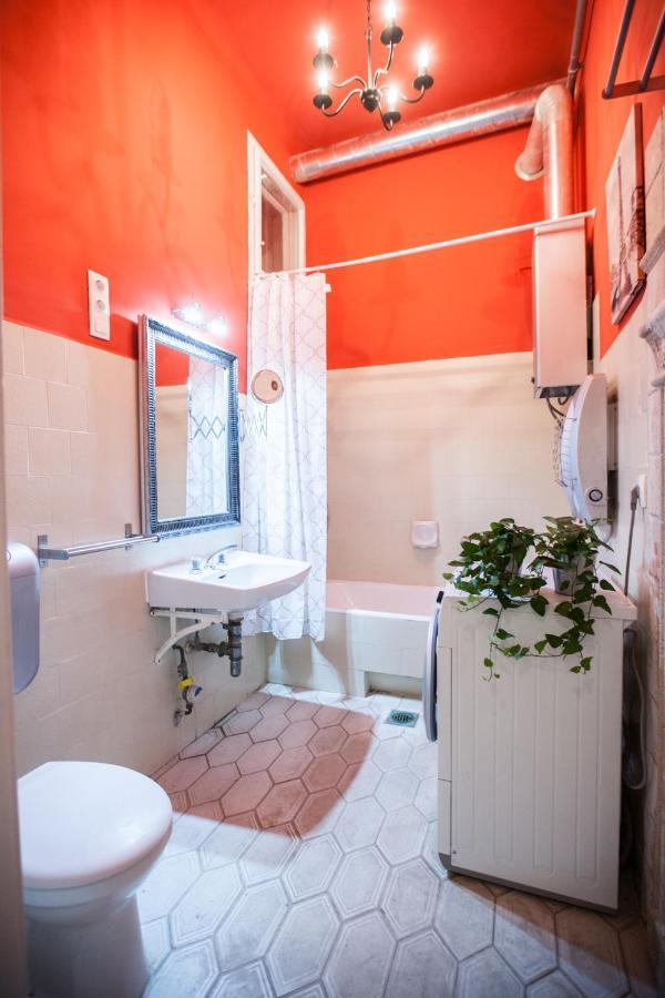 N40 By Small Home บูดาเปสต์ ภายนอก รูปภาพ